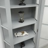 Display case made of oak wood