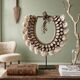 Ornement ethnique décoratif en coquillages – Océanie