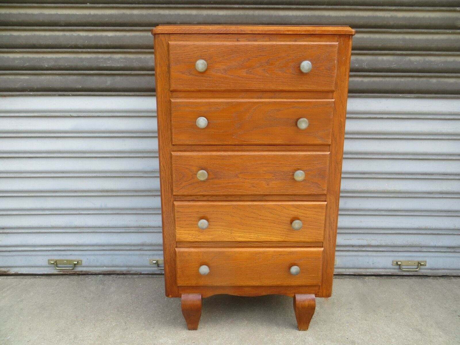 Vertical Dresser years 40 vintage