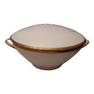 Porcelain soupiere