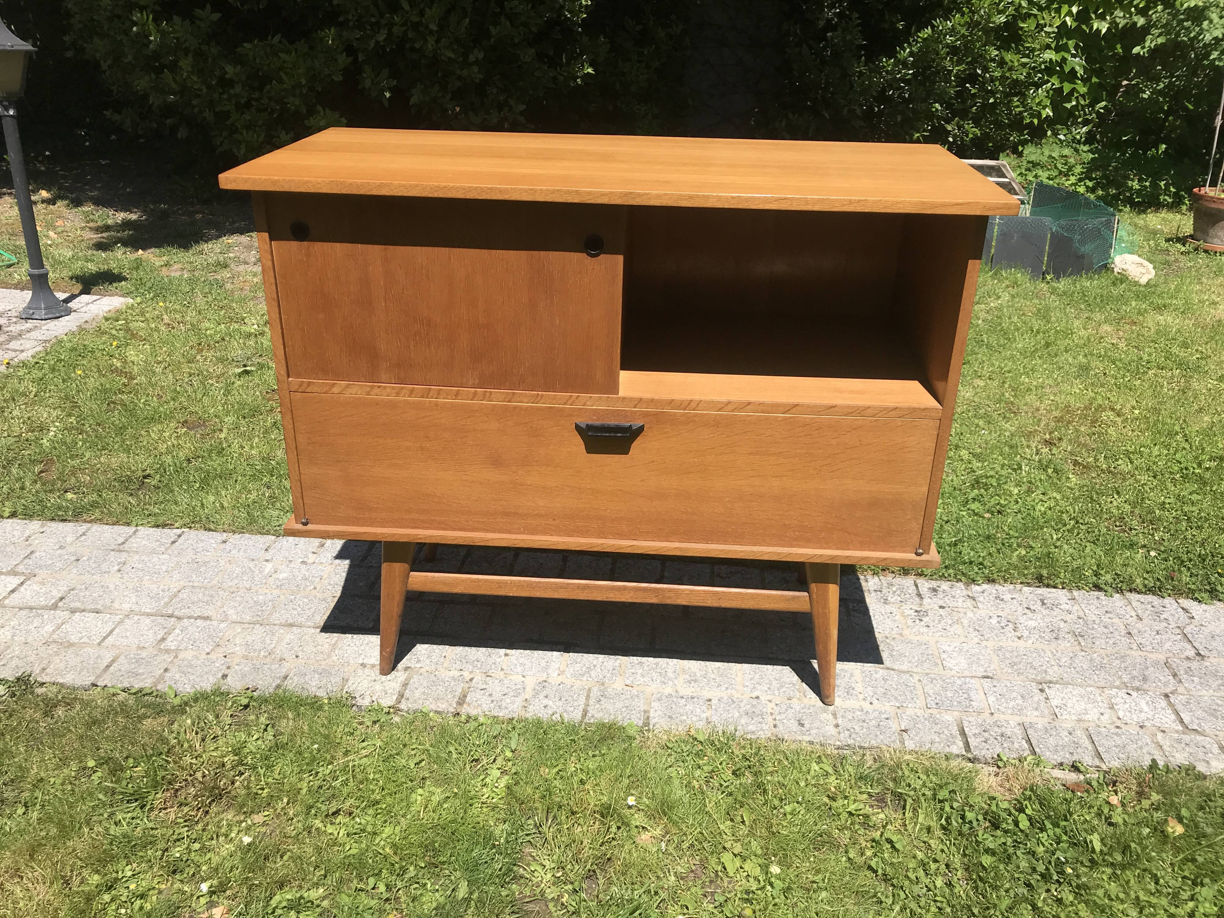 Small sideboard vintage HiFi 1950 feet compass