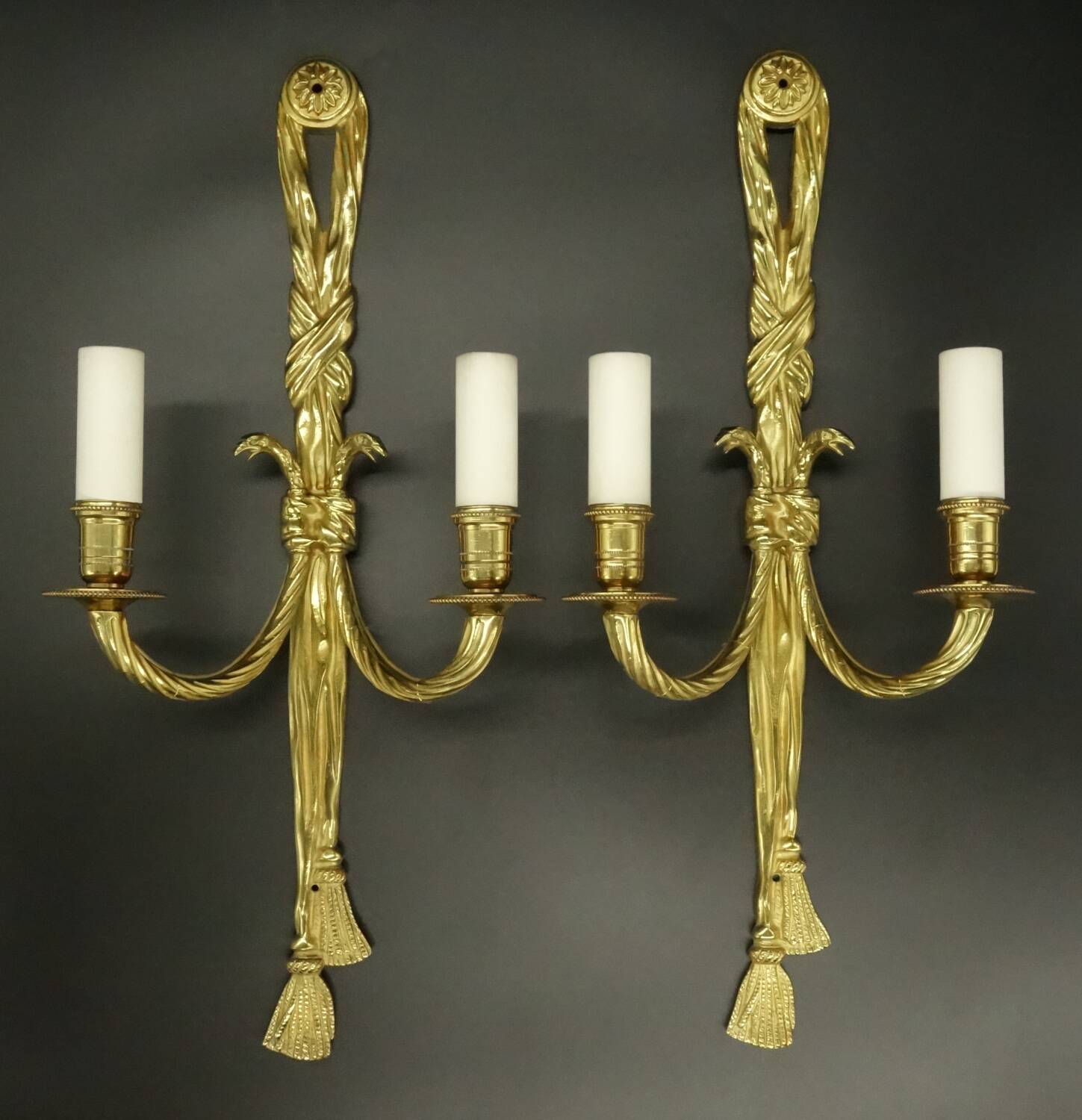Large pair of wall lights, eagle heads, Louis XVI style from Hettier Vincent - gilded bronze