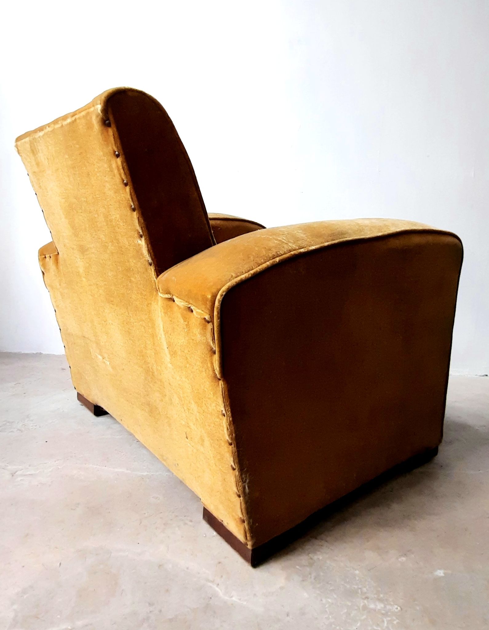 Art Deco arm in mustard coloured velvet 1930/1940