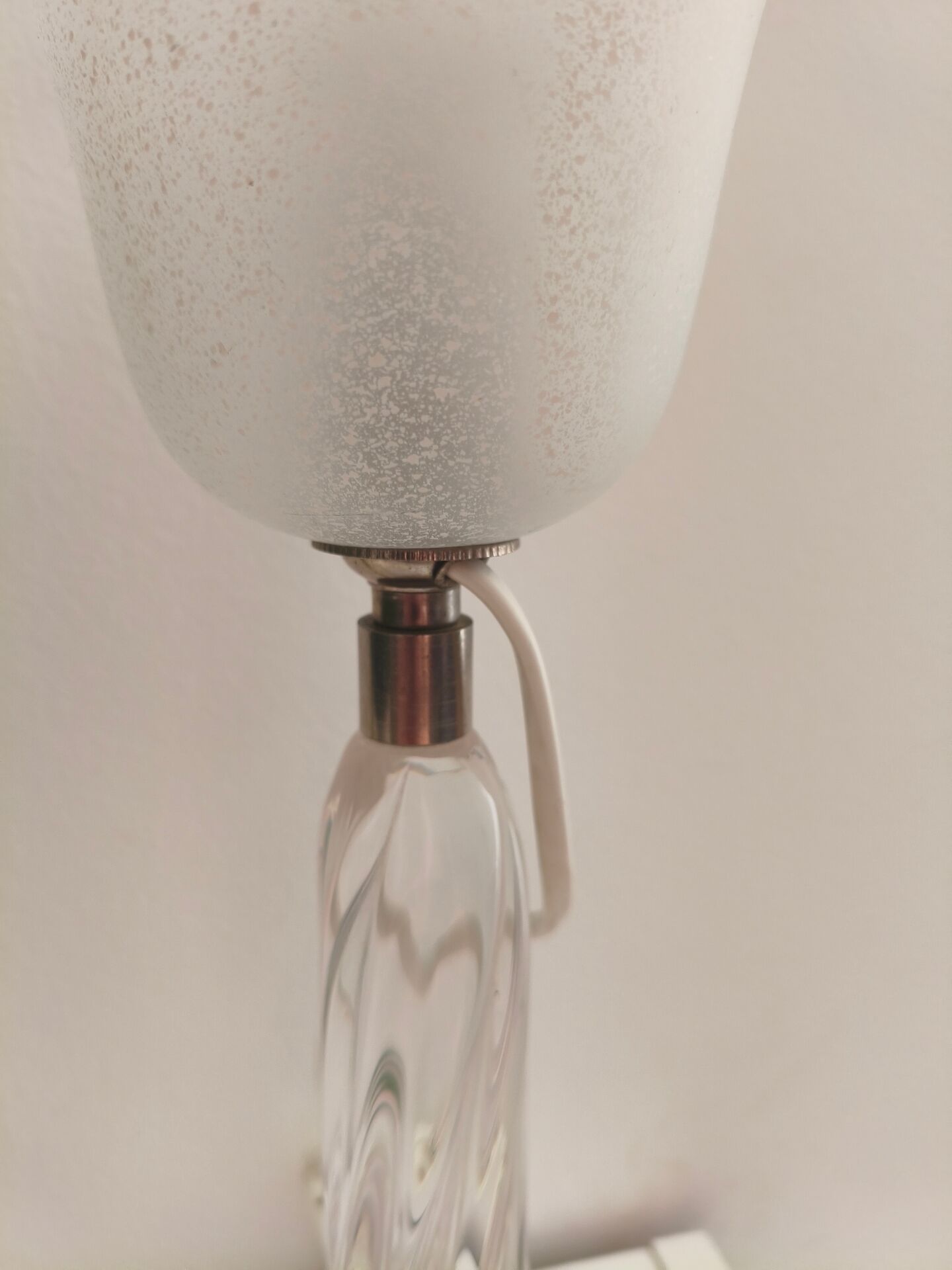 Vintage table lamp – twisted solid glass base & tulip shade