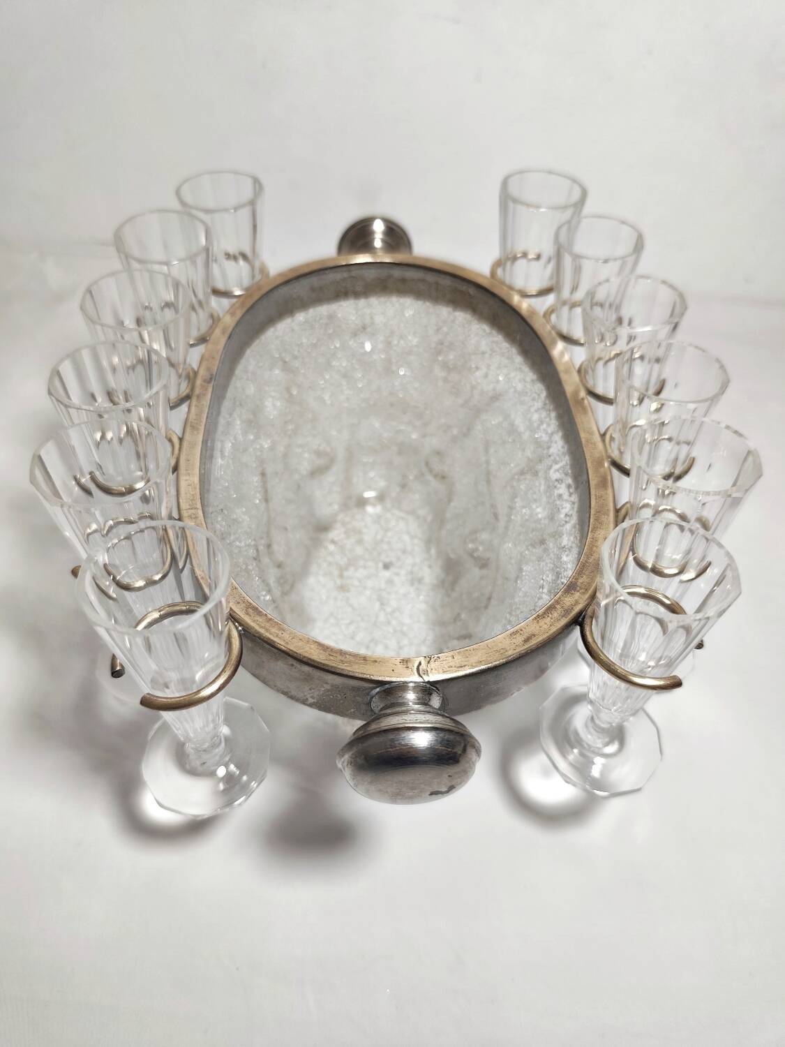 Seau à glace en verre avec douze coupes. Espagne, années 1950.