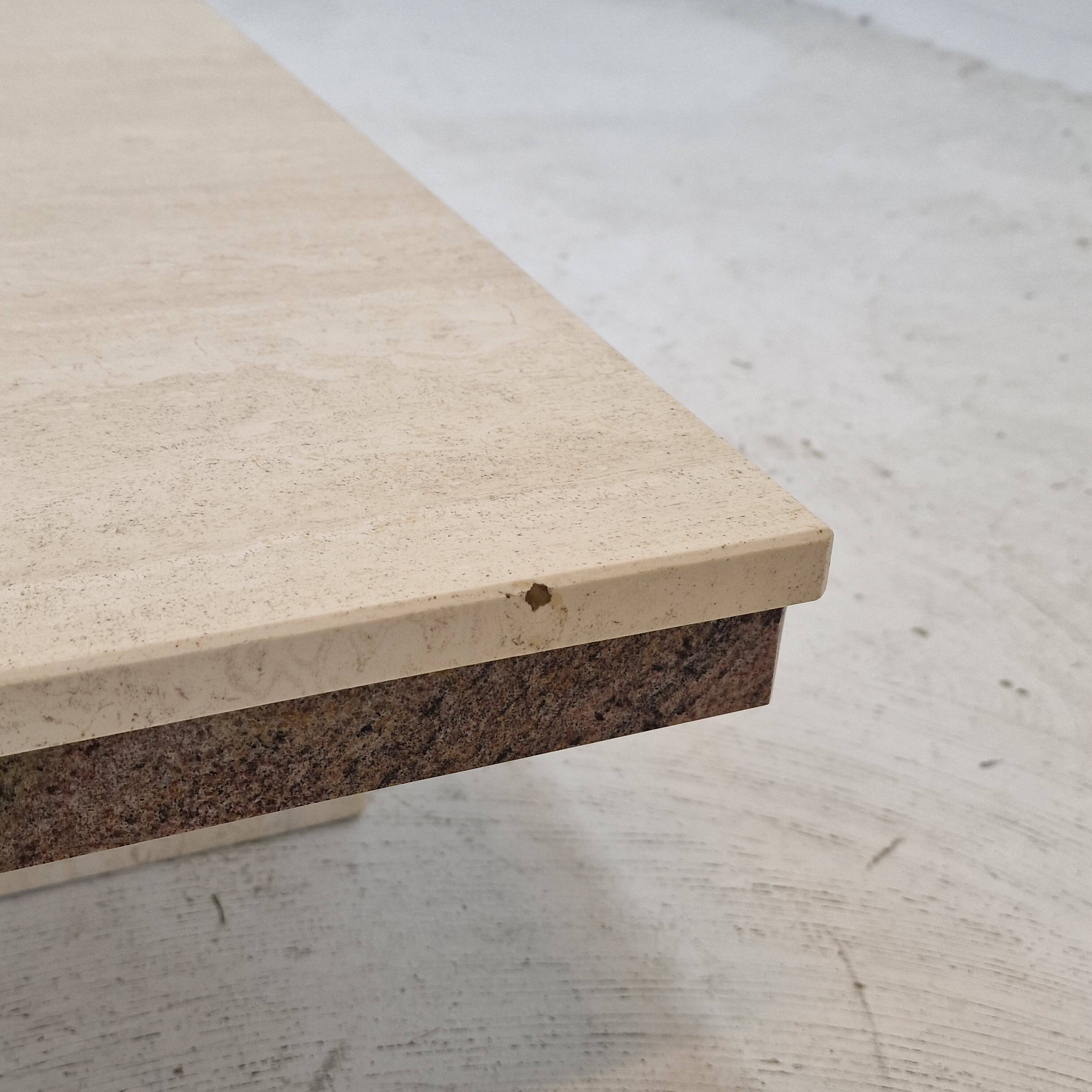 Table basse italienne en travertin et granit