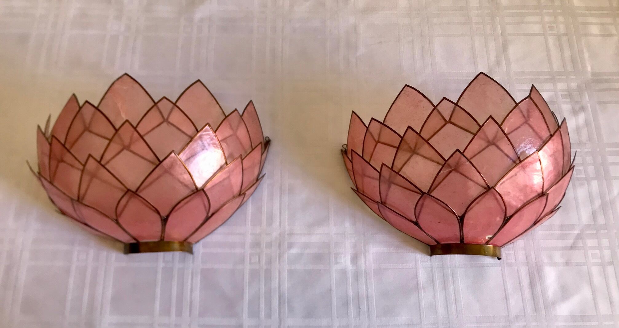 Mother-of-pearl lotus wall lamps