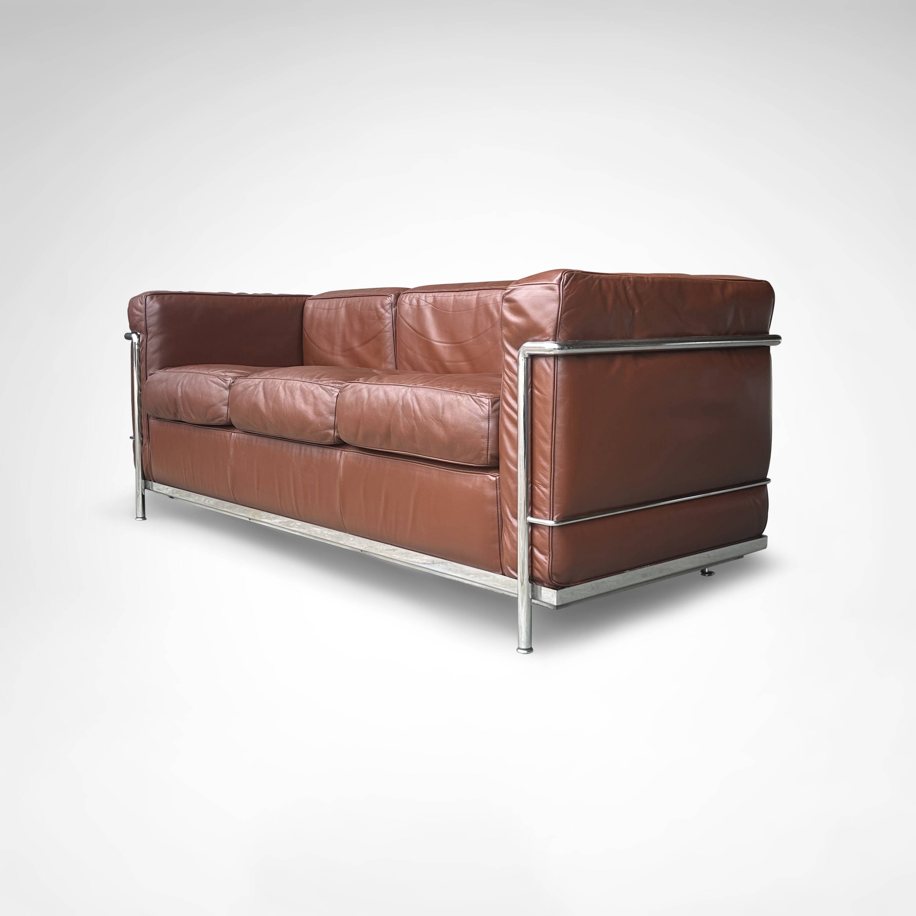 Early production LC2 leather 3-seater sofa by Le Corbusier Cassina 1970s