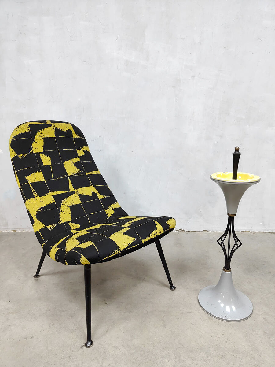 Vintage ceramic standing ashtray sixties ‘mellow yellow’