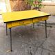 Table en formica jaune vif années 70