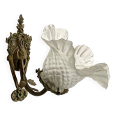 Applique ancienne bronze et tulipe de verre