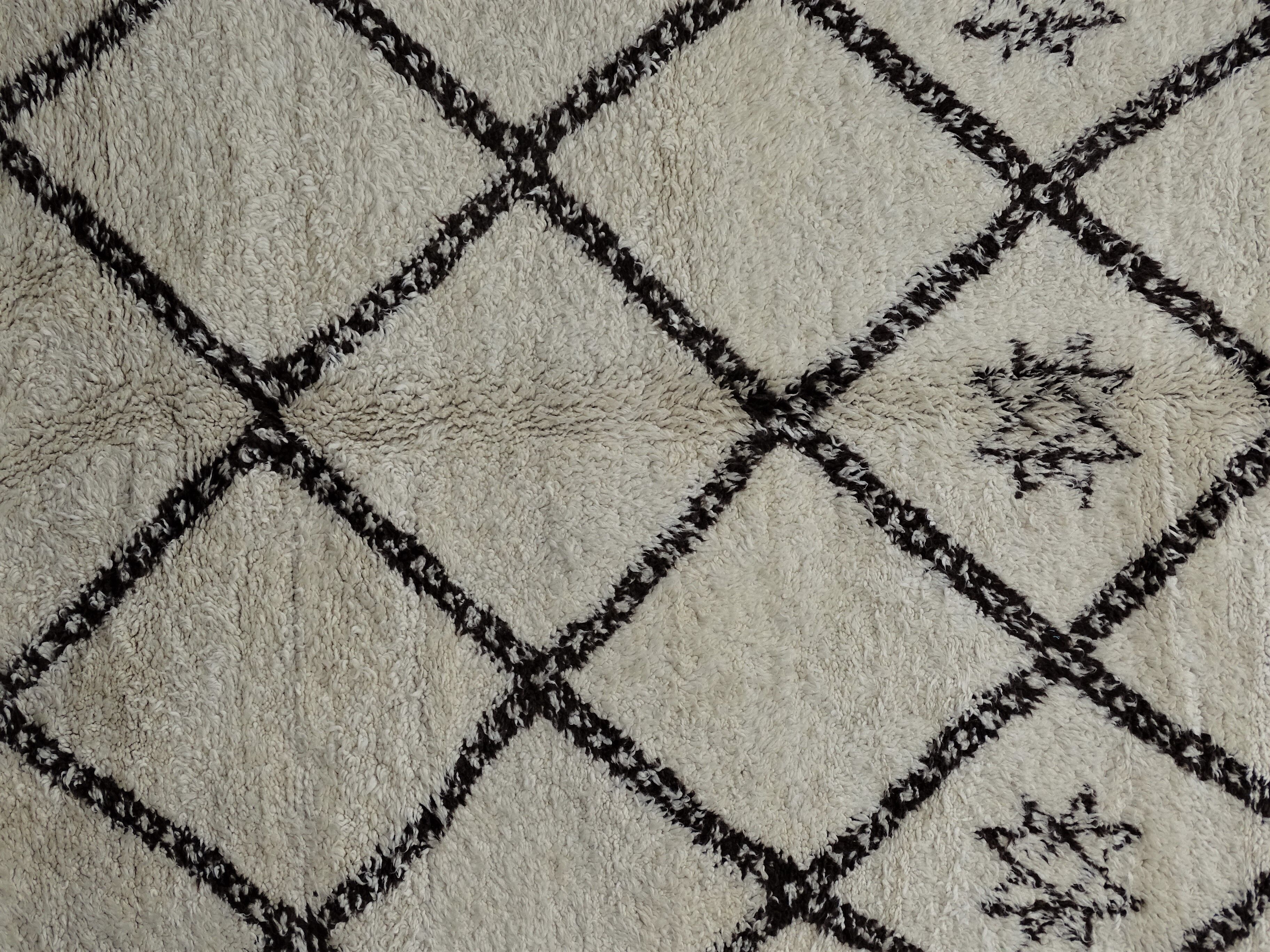 Moroccan berber carpet beni ouarain 300x215 cm