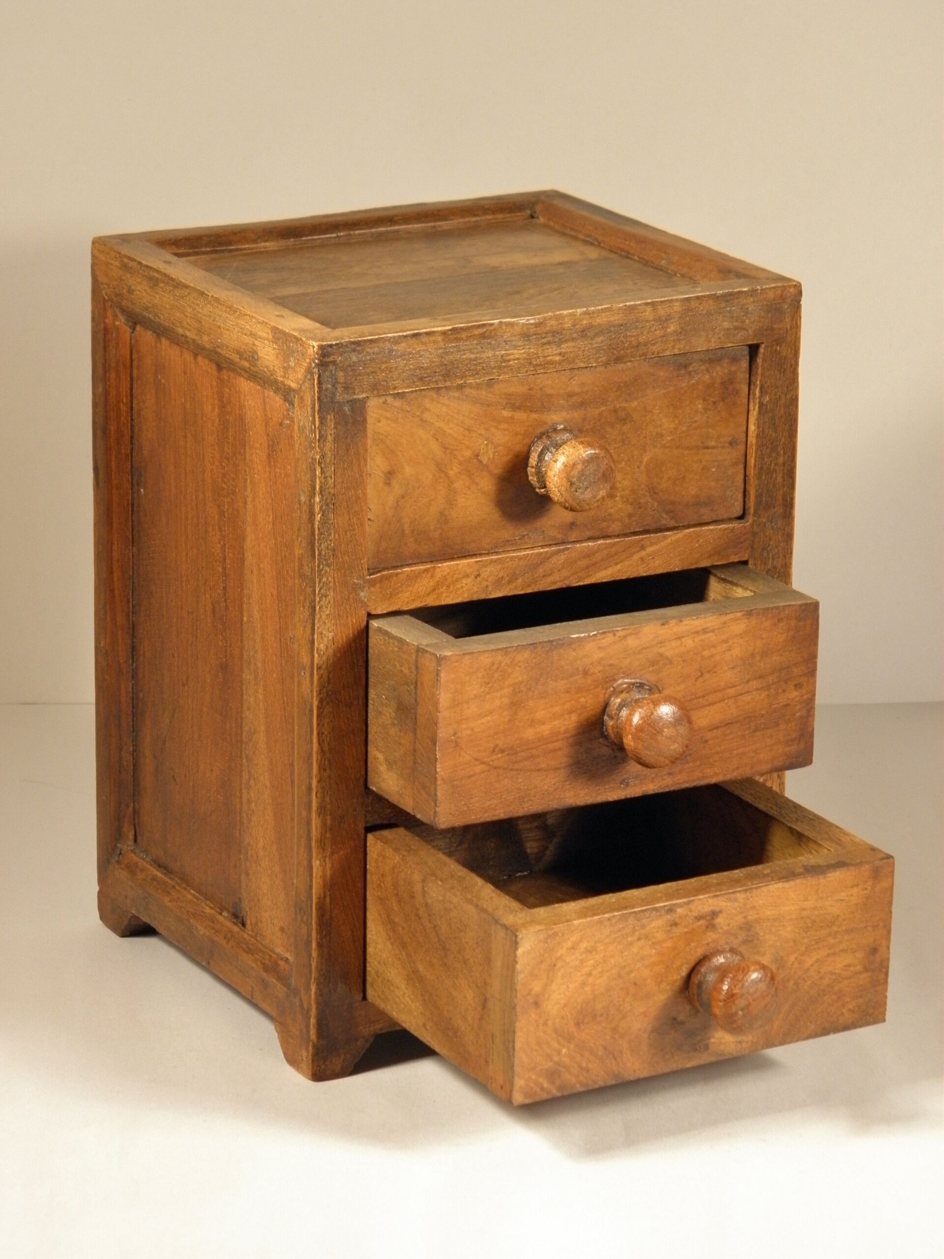 Wood box with drawers 19 x 14 cm