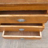 Trompe l'oeil painted store counter pitchpin style