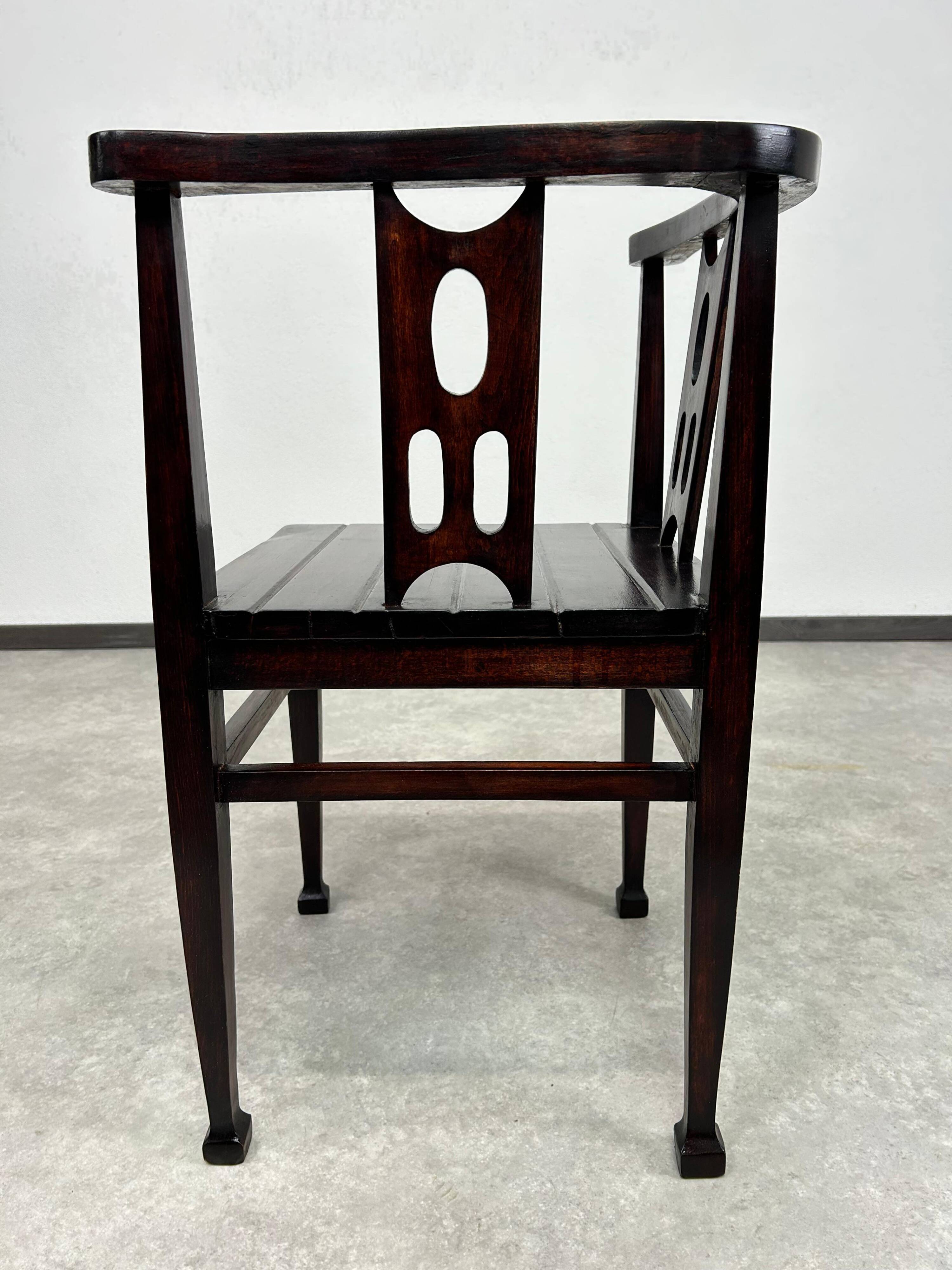 Fauteuil d'angle Jugendstil attribué à Josef Hoffmann