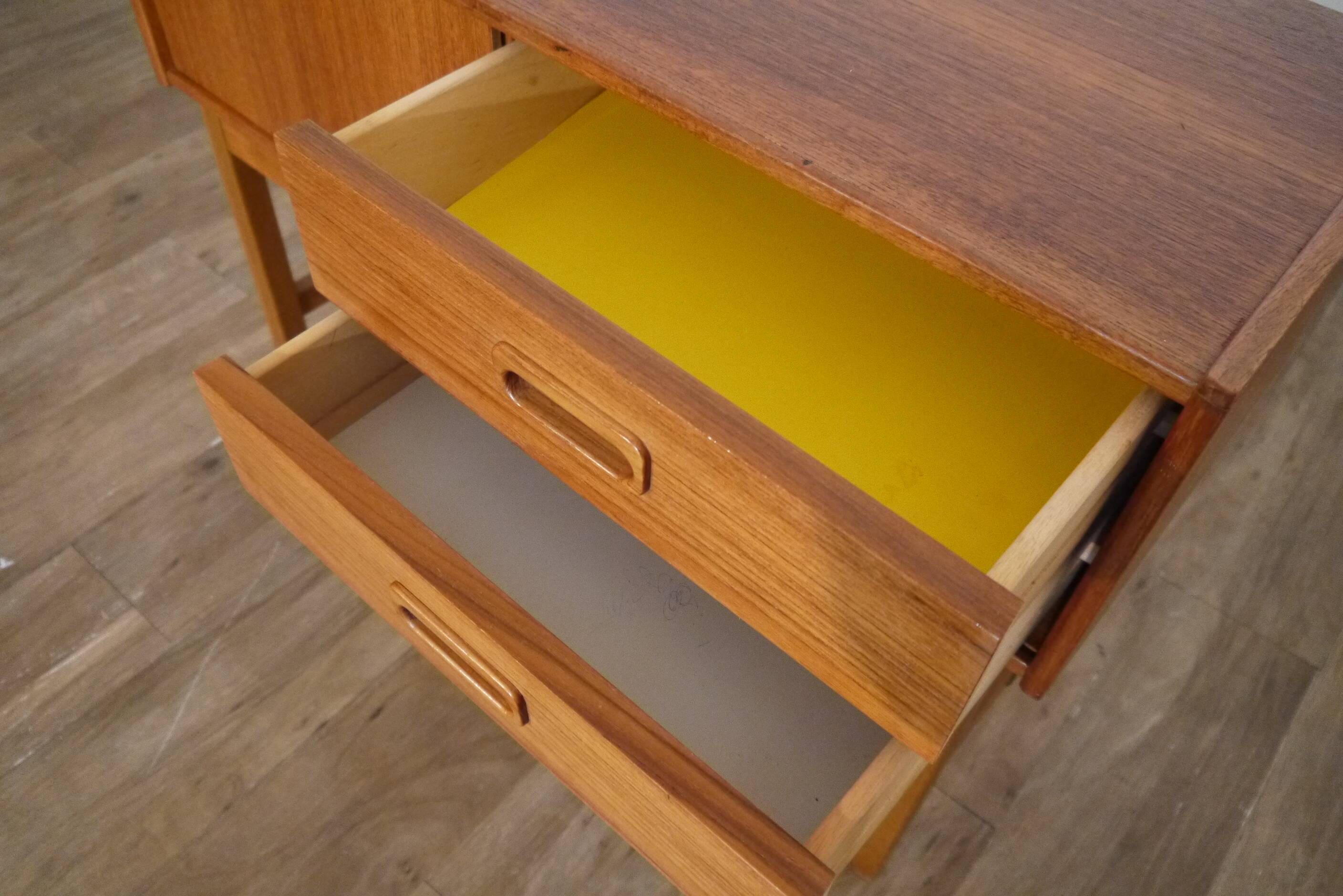 Meuble d'appoint en teck 1960