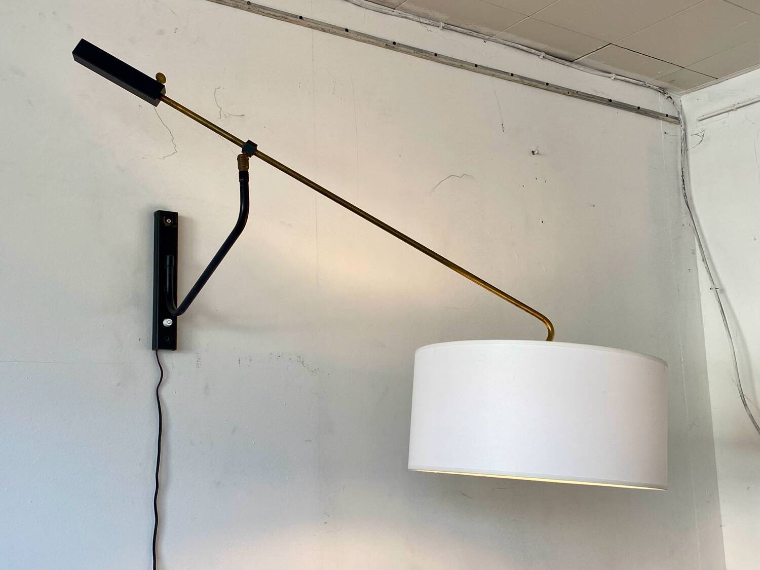 Wall lamp with arms and counterweight 1950