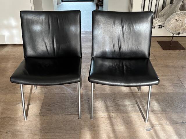 2 Airport leather armchairs by Hans Wegner - Denmark 1980s