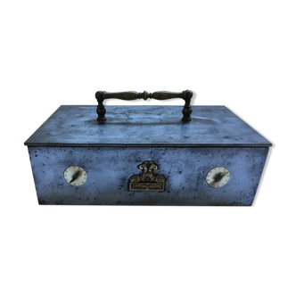 safe trip end XIX in metal