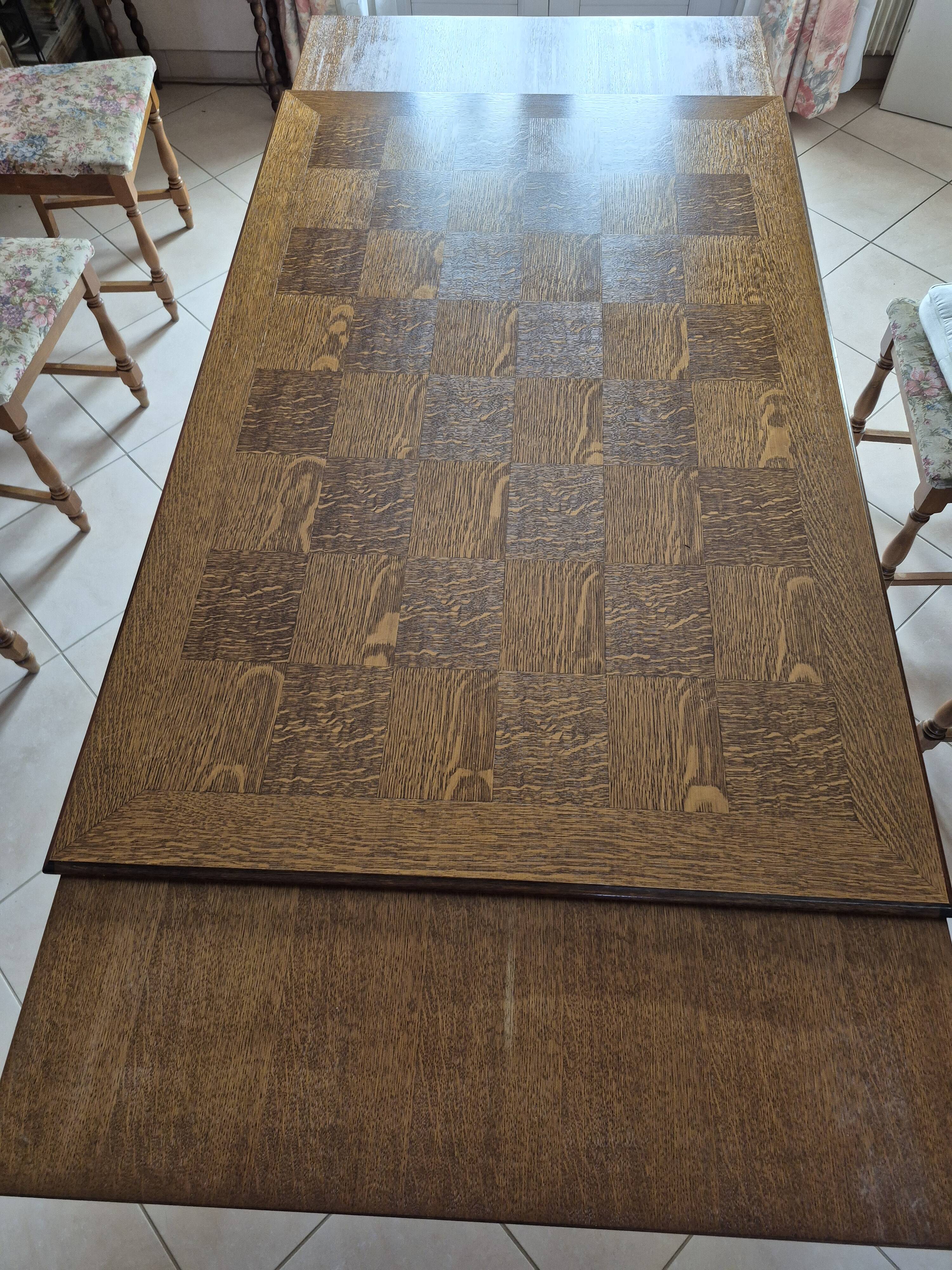 Solid oak extendable table