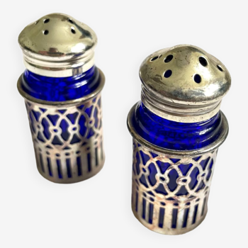 Duo of salt and pepper shaker