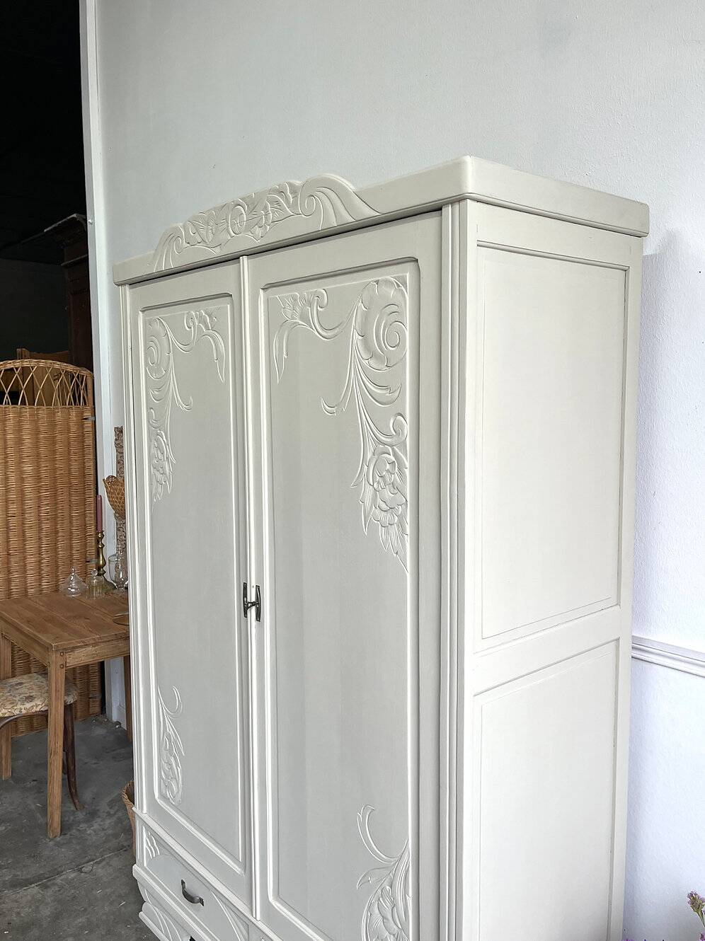 Armoire art déco grège
