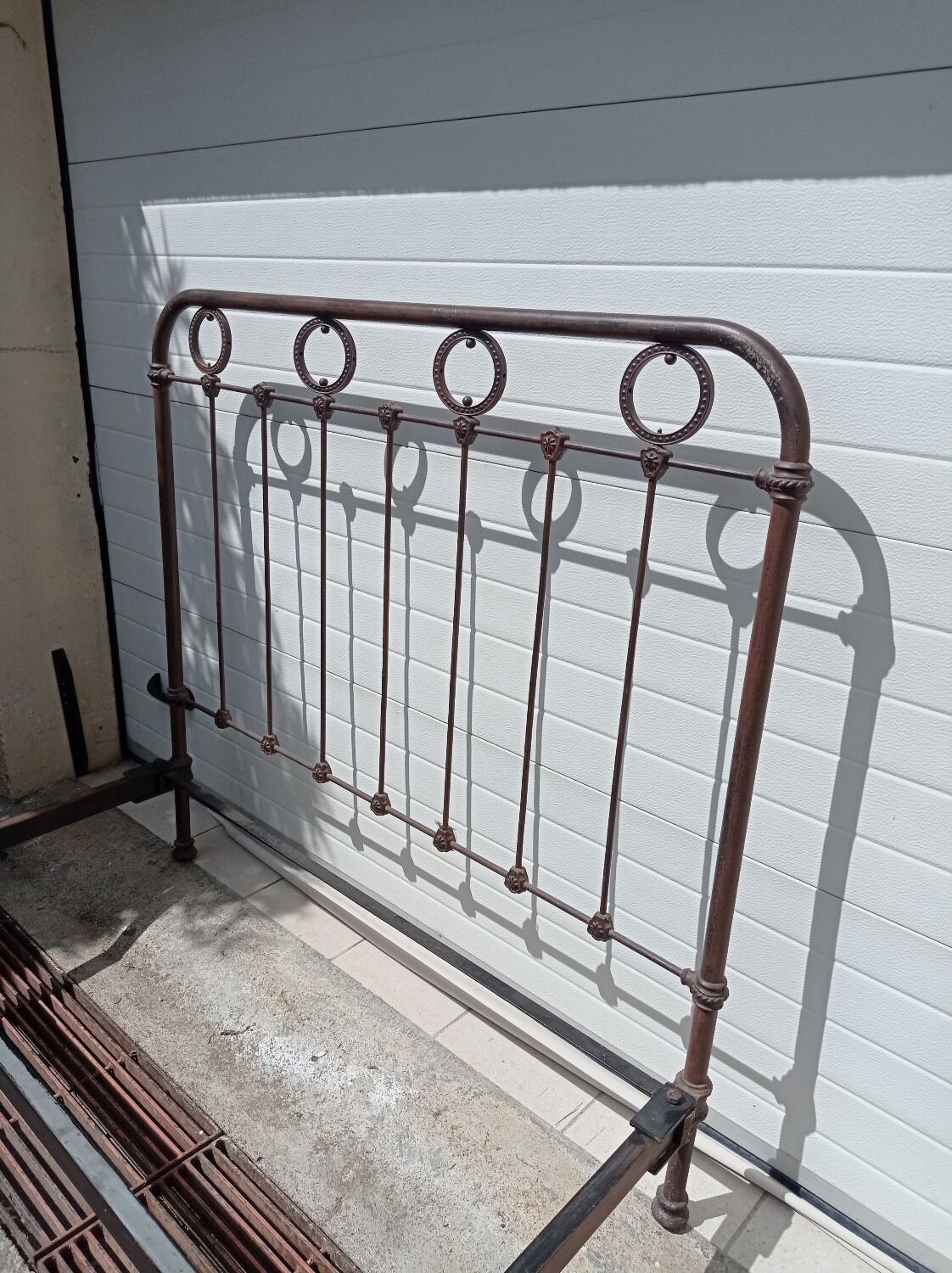 Iron bed