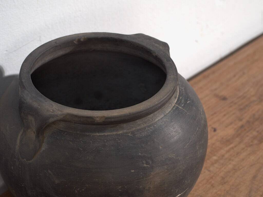 Small ancient Asian vase (c.1900) #12