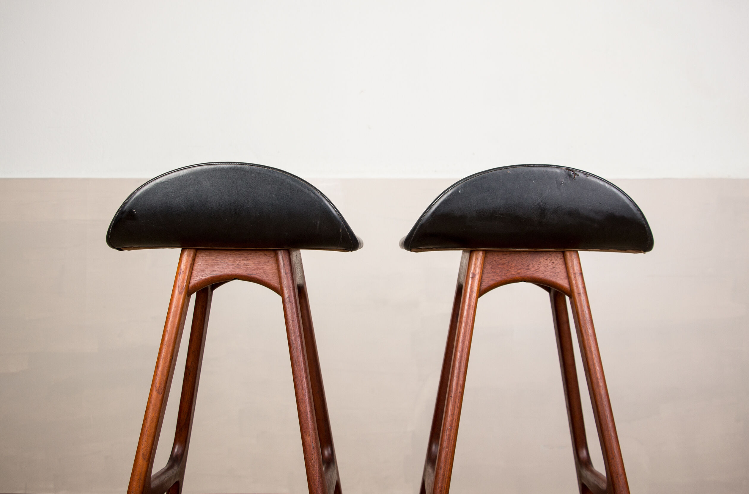 Pair of danish high stools in teak and black skaï model od61 by erik buch for oddense .