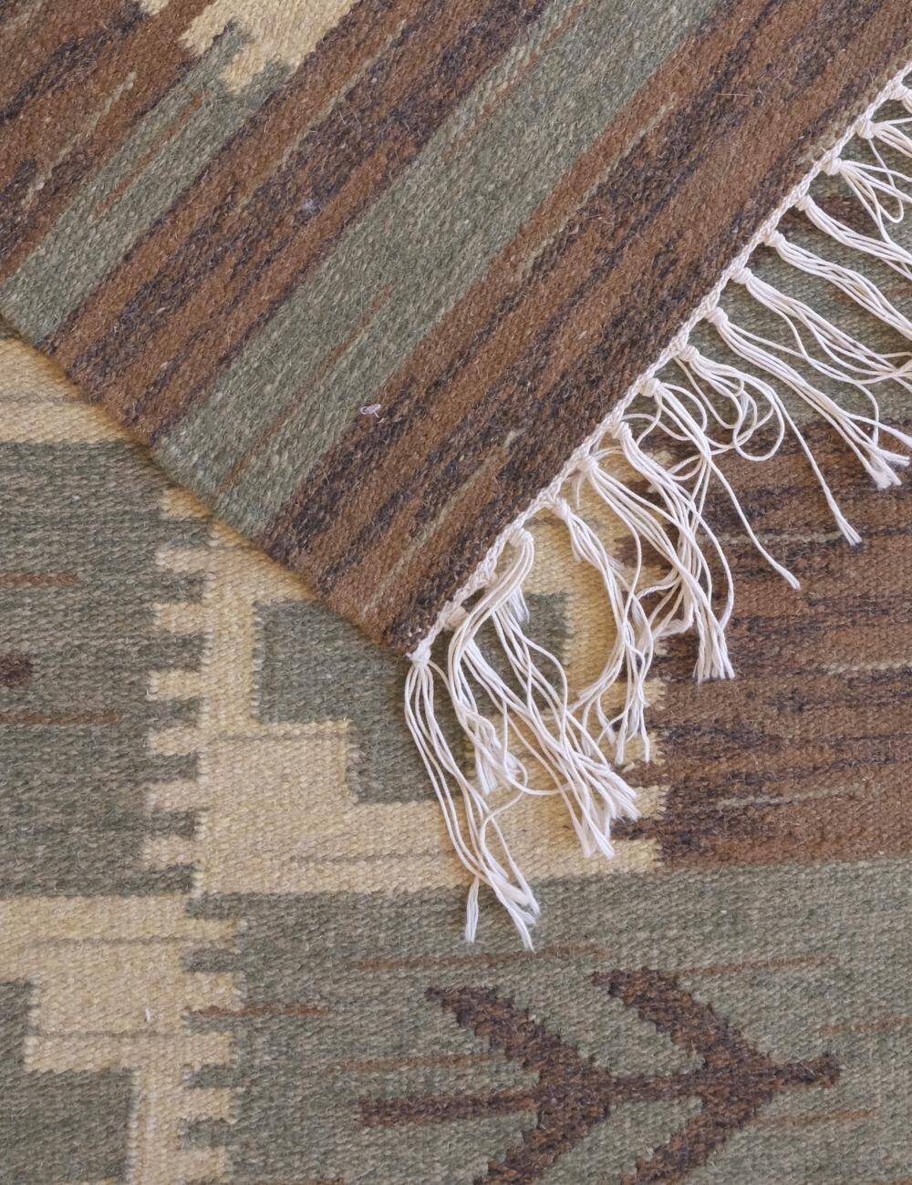 Small Vintage Kilim Rug - 122 x 60 cm