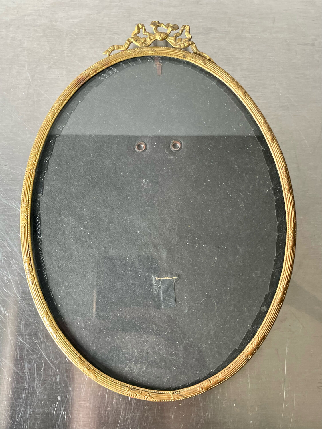 Antique metal gold colored oval picture frame brass 21.5 cm x 15.5 cm