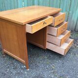Vintage oak desk with 5 drawers.