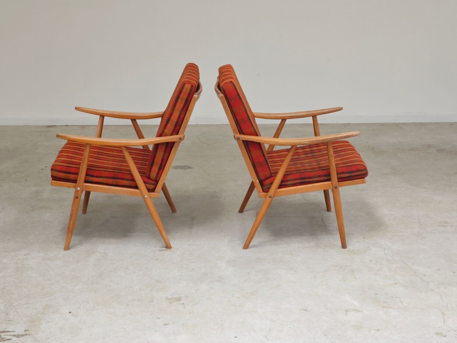 Pair of armchairs (TON) Thonet by Antonin Suman, orange pattern