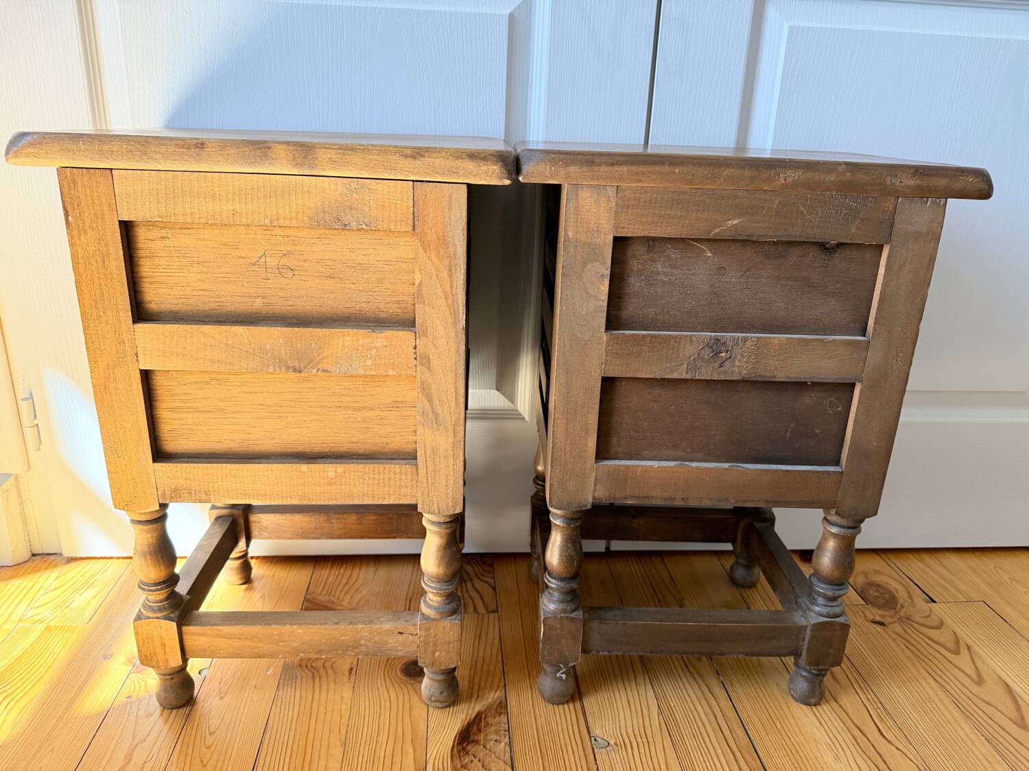 2 tables de chevet à tiroirs, style brutaliste colonial espagnol, 1950