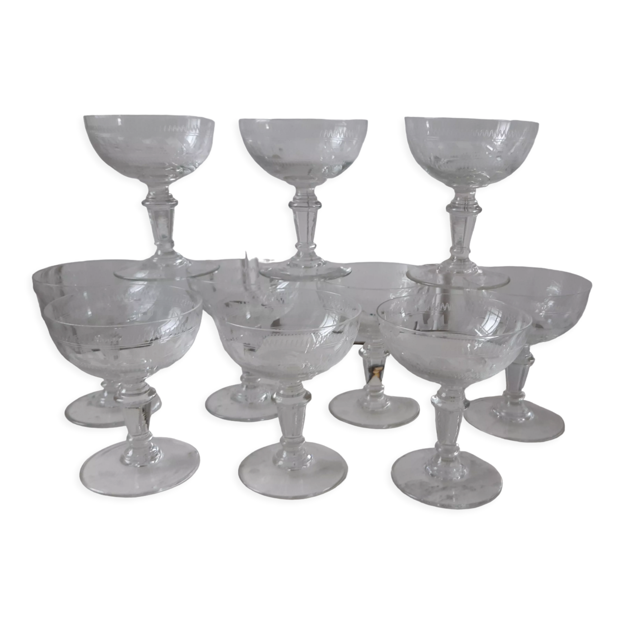 Set of 10 champagne glasses in crystal engraved late nineteenth