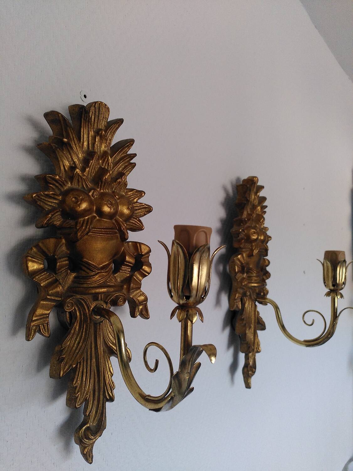 Paire d'appliques en bois doré sculpté, Italie