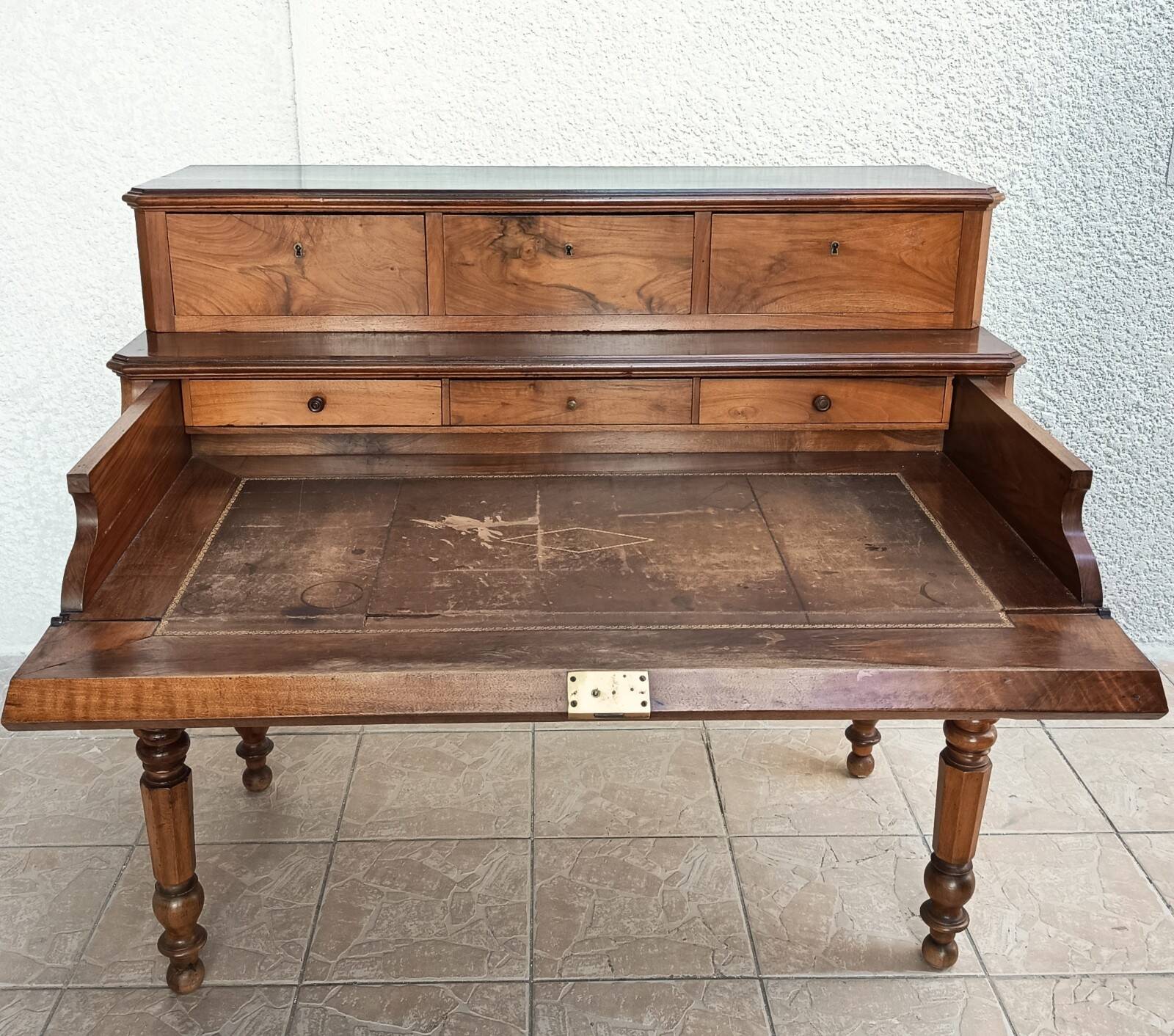 Bureau à cylindre Louis Philippe en noyer époque 19ème