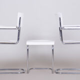 Paire de chaises mucke melder blanches et tabouret fabriqué en tchéquie des années 1930