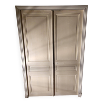 Paire de portes anciennes haussmanniennes – moulures d’origine – 1880/1910