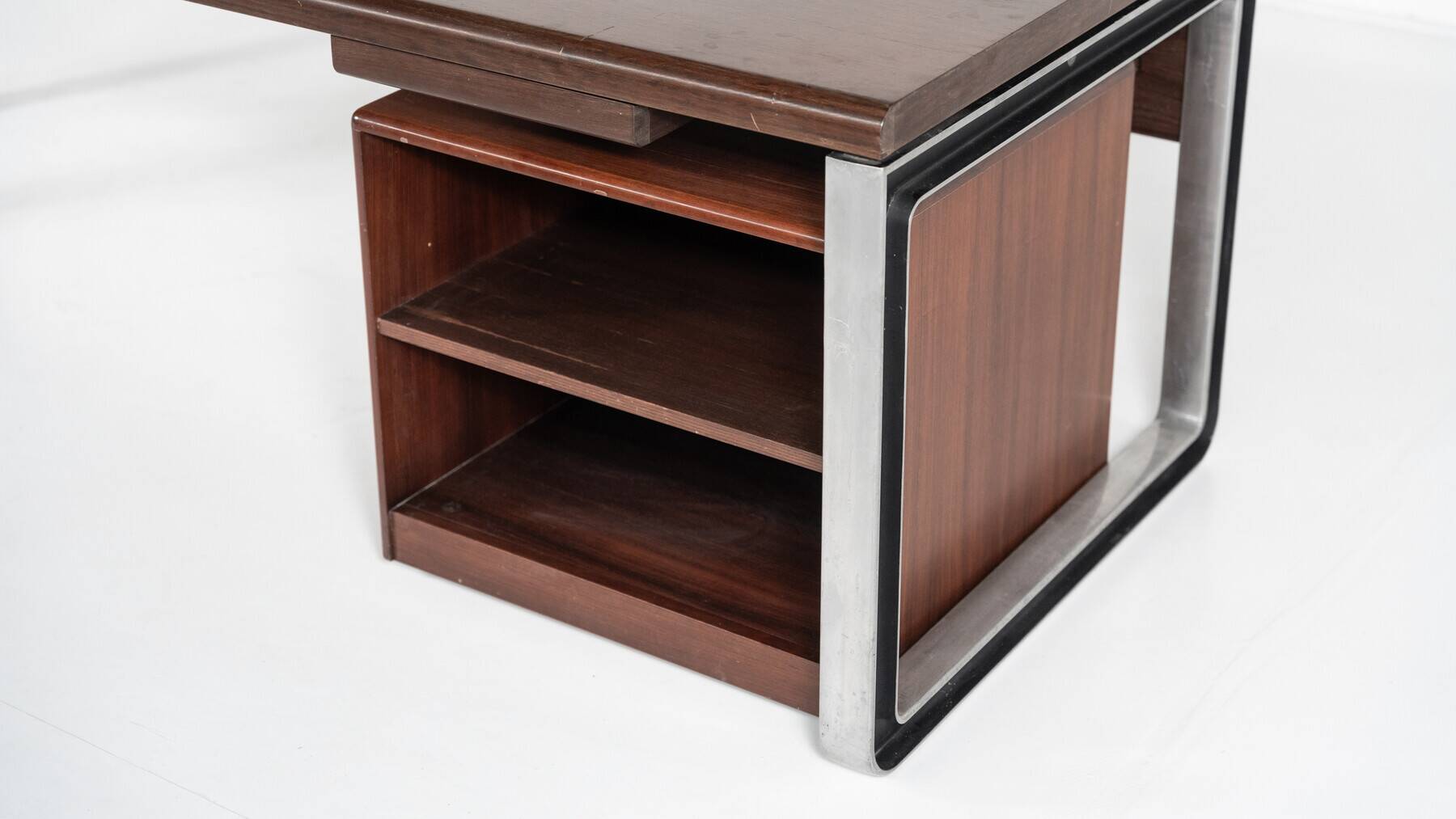 Mid-Century Modern T333 Desk by Oslvado Borsani and Eugenio Gerli for Tecno