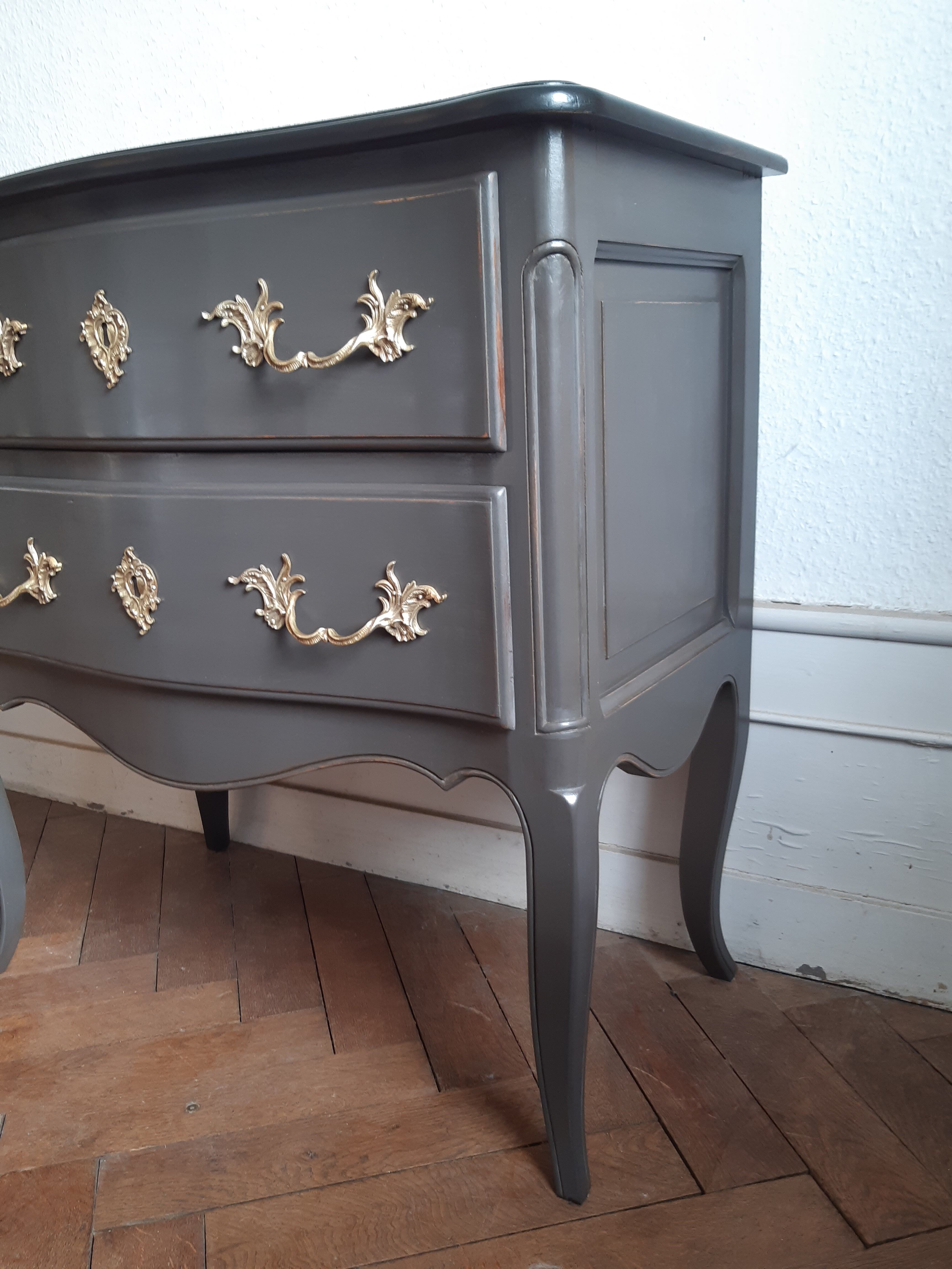 Patinated chest of drawers Louis XV style 2 drawers