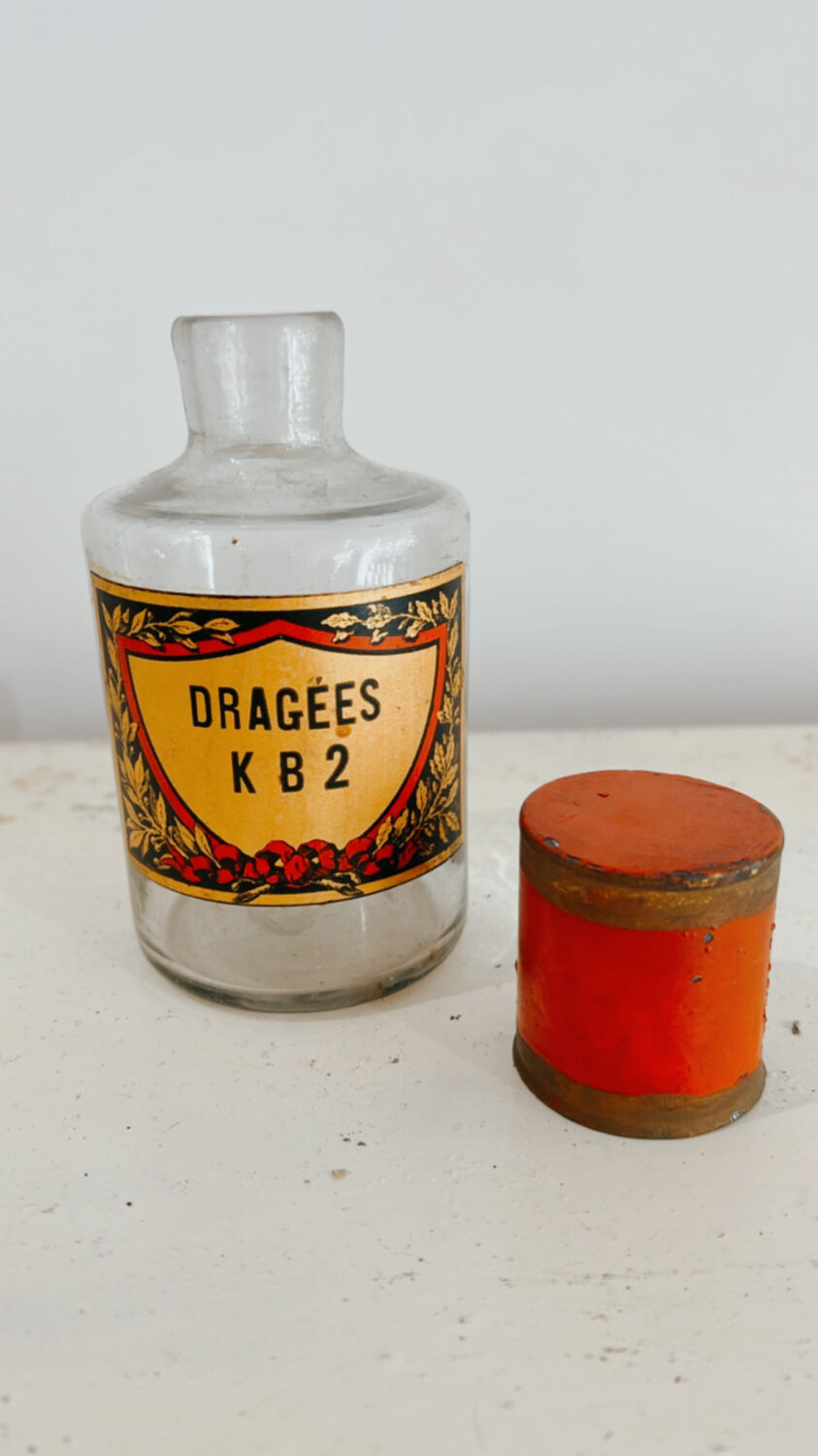 Pharmacy bottle apothecary 19th century