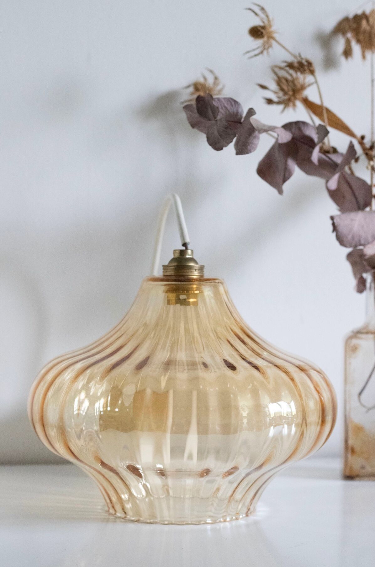 Vintage suspension in smoked glass