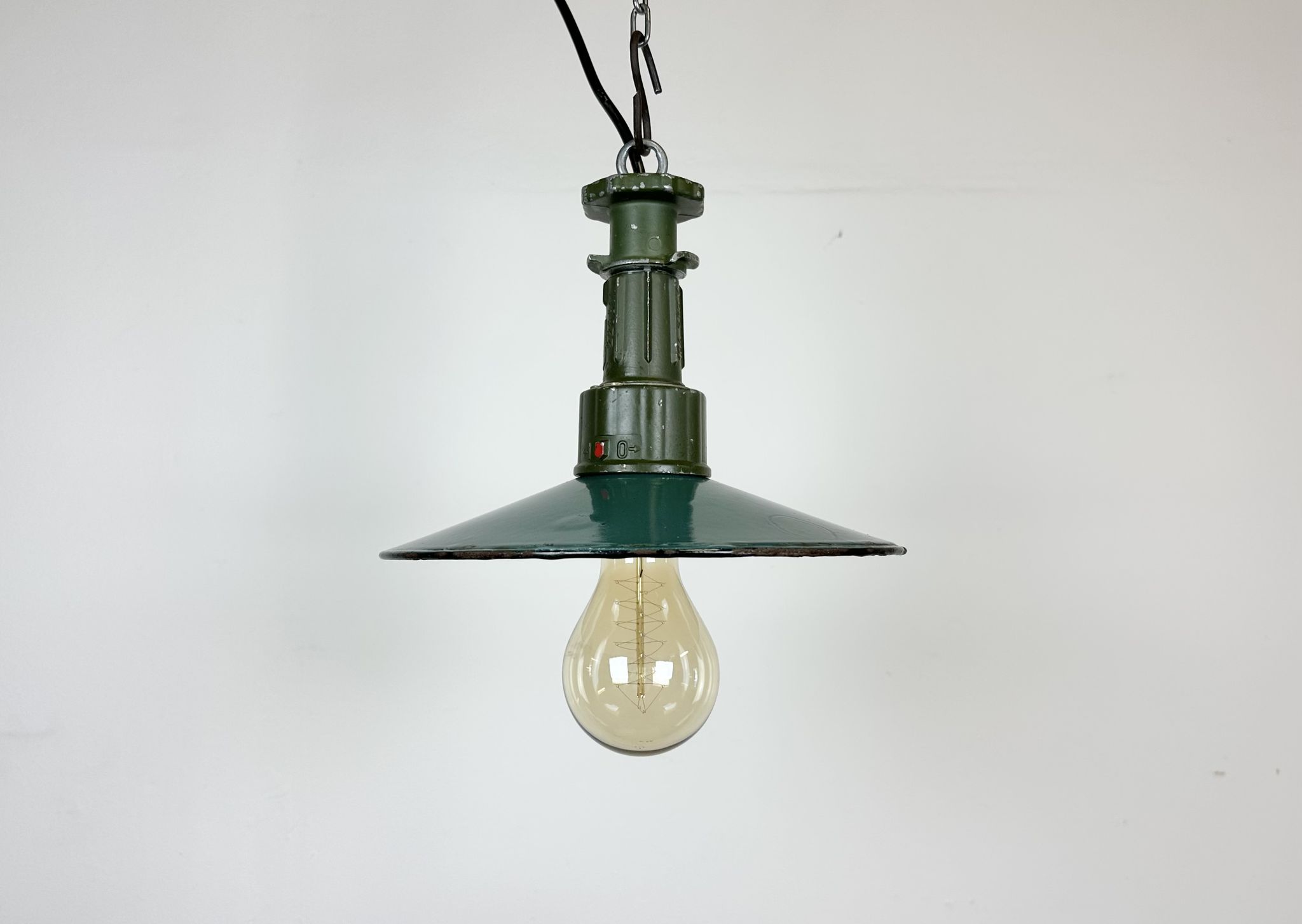 Industrial Green Enamel Pendant Lamp with Cast Aluminium Top, 1960