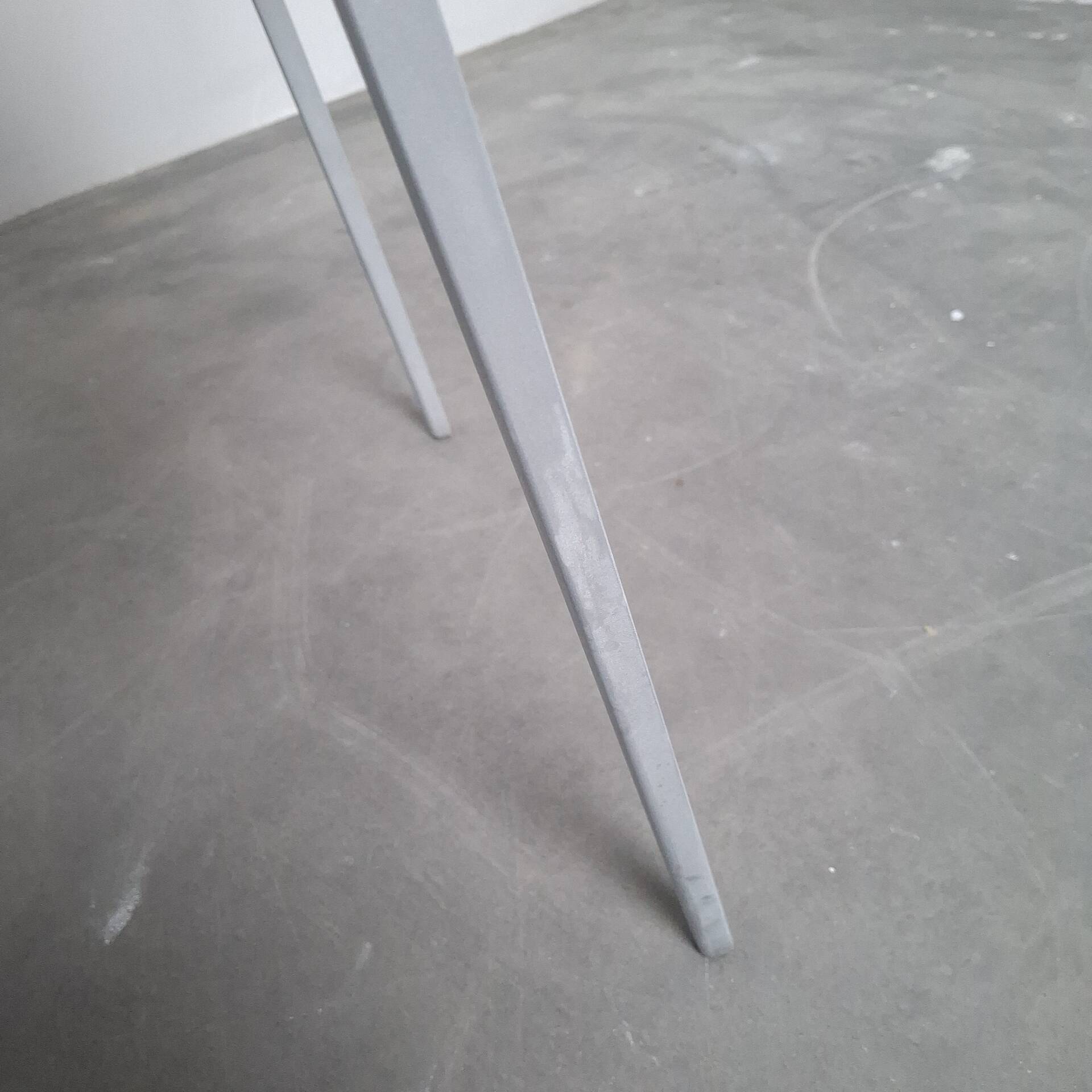 2 chaises à accoudoir Zanotta modèle Lia design de Roberto Barbieri