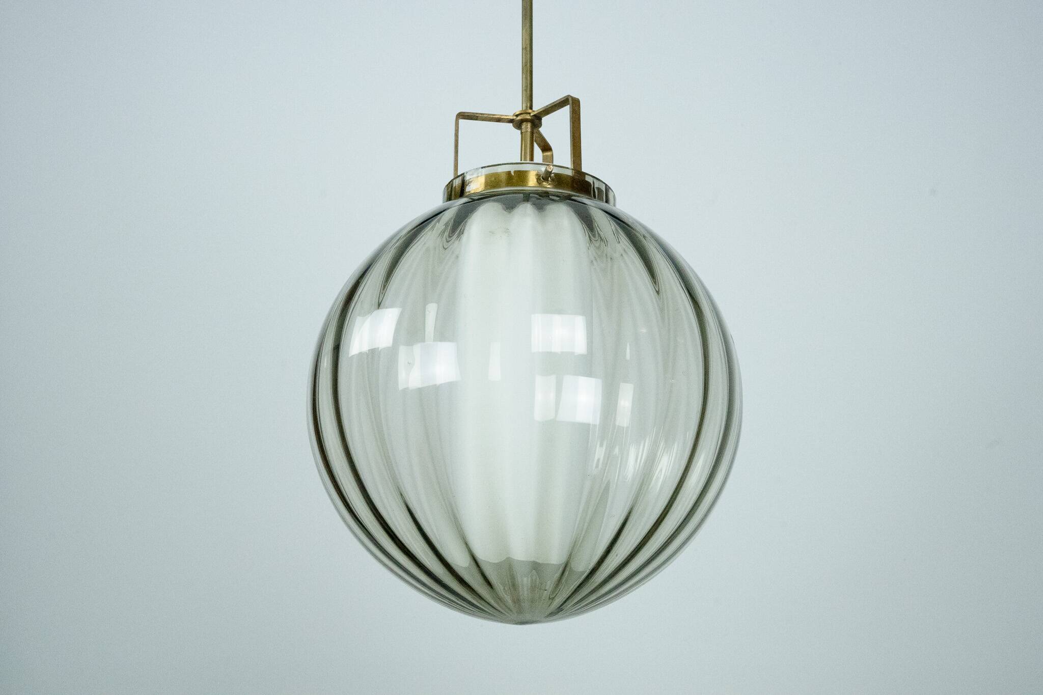 Mid-Century Murano Smoked Glass Chandelier with Opaline Diffuser, Italy '50