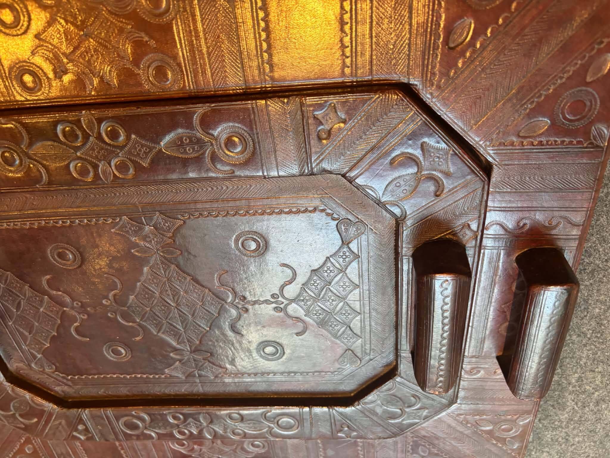 Lot of 2 leather trays