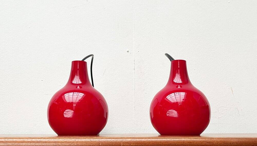 Lampes suspendues en verre rouge allemandes du milieu du siècle par Peill & Putzler, années 1960, lot de 2
