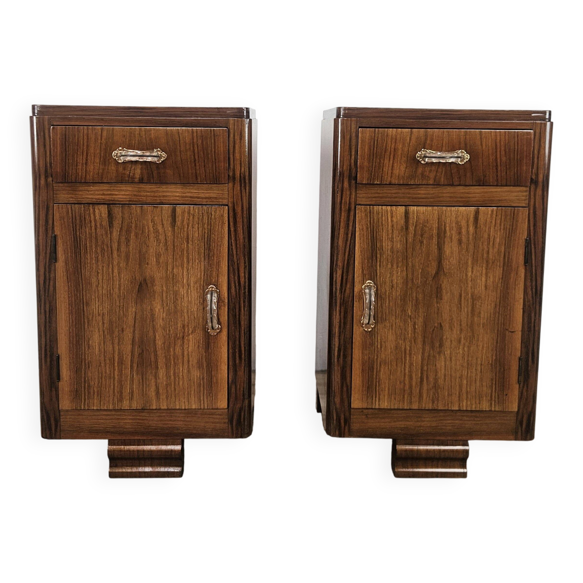Pair of Art Decò walnut nightstands, 1940