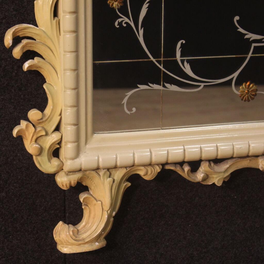 Italian lacquered mirror with floral decorations from 20th century
